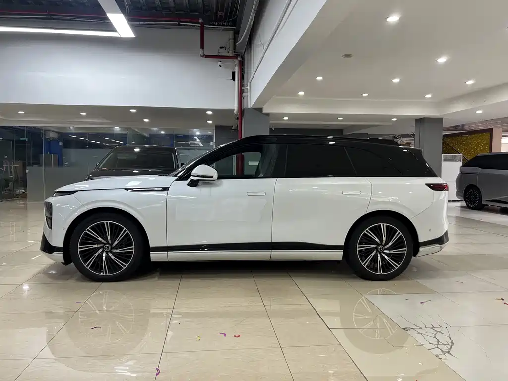 XPeng G9 — миниатюра 2