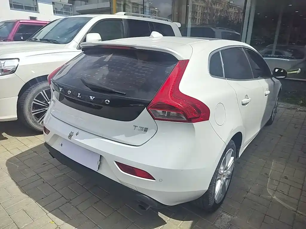 Volvo V40 — миниатюра 7