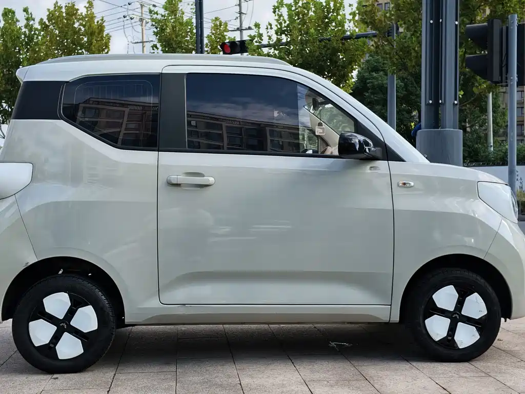 Wuling MINIEV — миниатюра 7