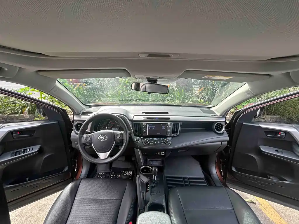 Toyota RAV4 — миниатюра 14
