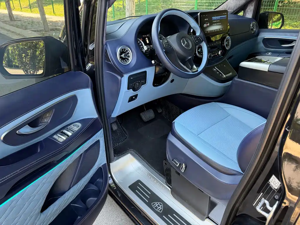 Mercedes-Benz Vito 2021 2.0T 7 мест