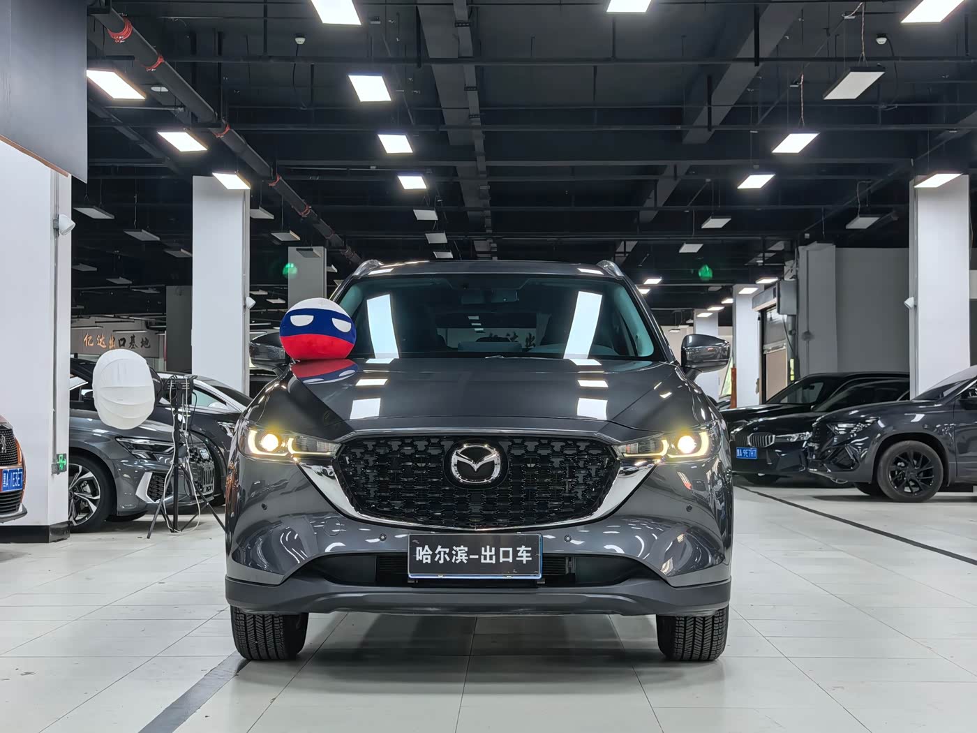 Mazda CX-5 2.0 л 2023 г. Серебристо-серый, пробег 5000 км
