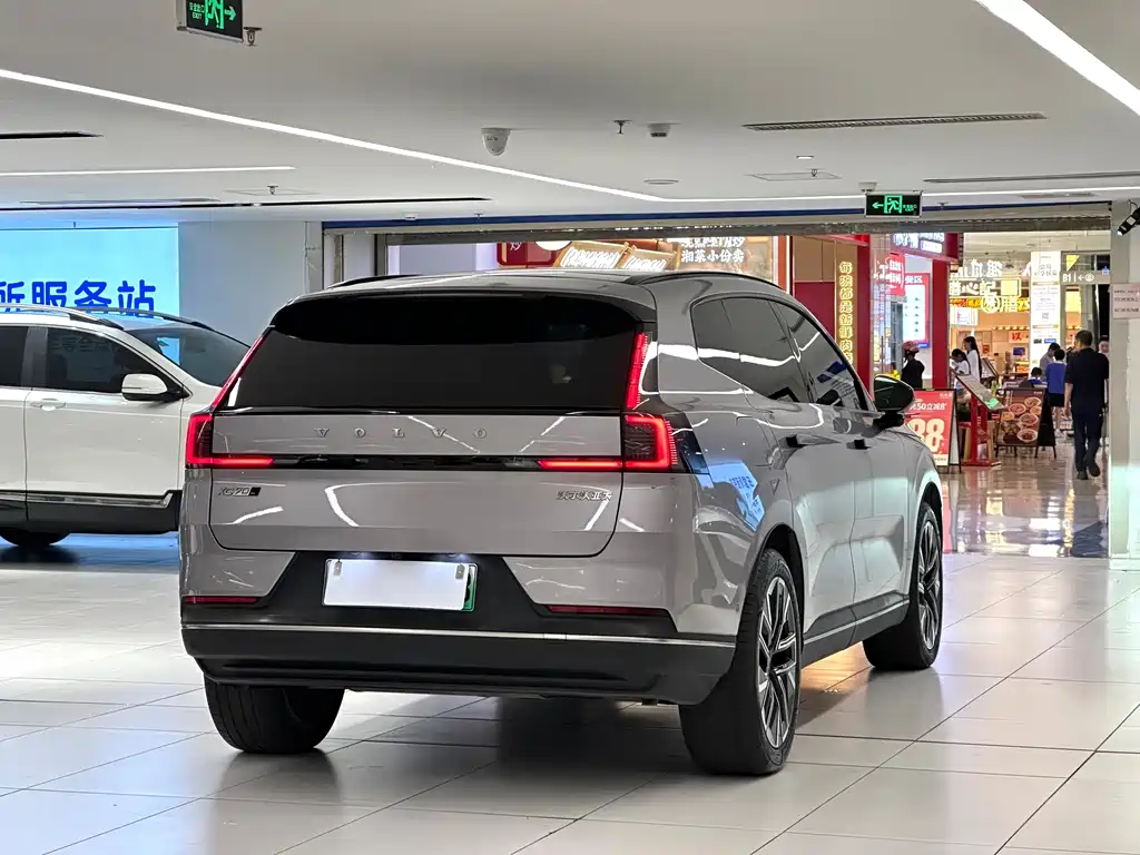 Volvo XC70 PHEV — миниатюра 5