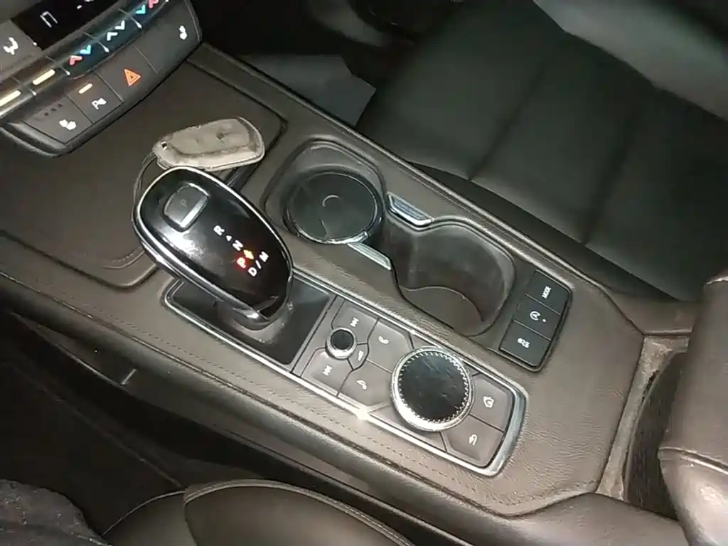 Cadillac XT4 2021 28T Lead