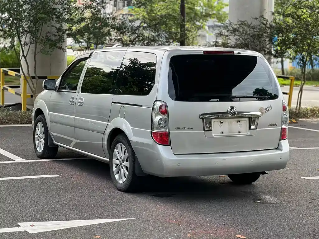 Buick GL8 — миниатюра 6