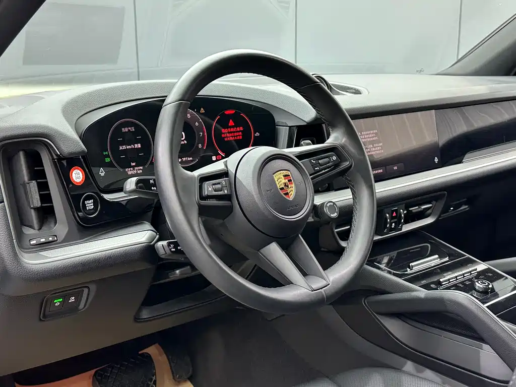 Porsche Cayenne — миниатюра 11