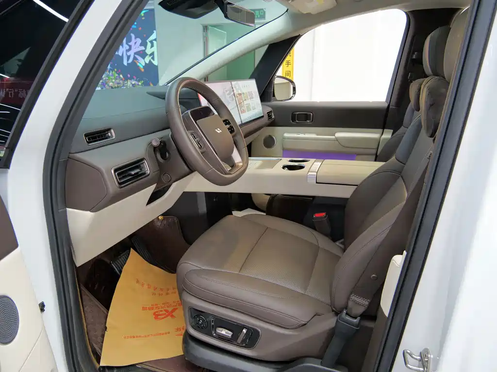 Li Auto Li MEGA — миниатюра 9