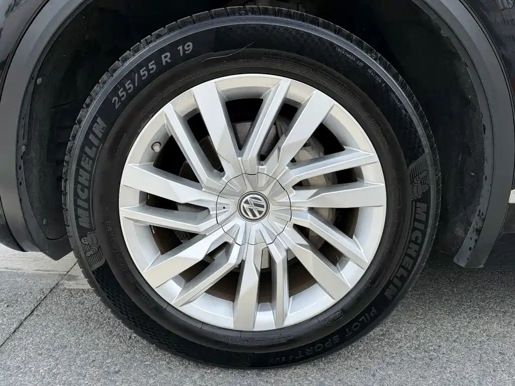 Volkswagen Touareg — миниатюра 6