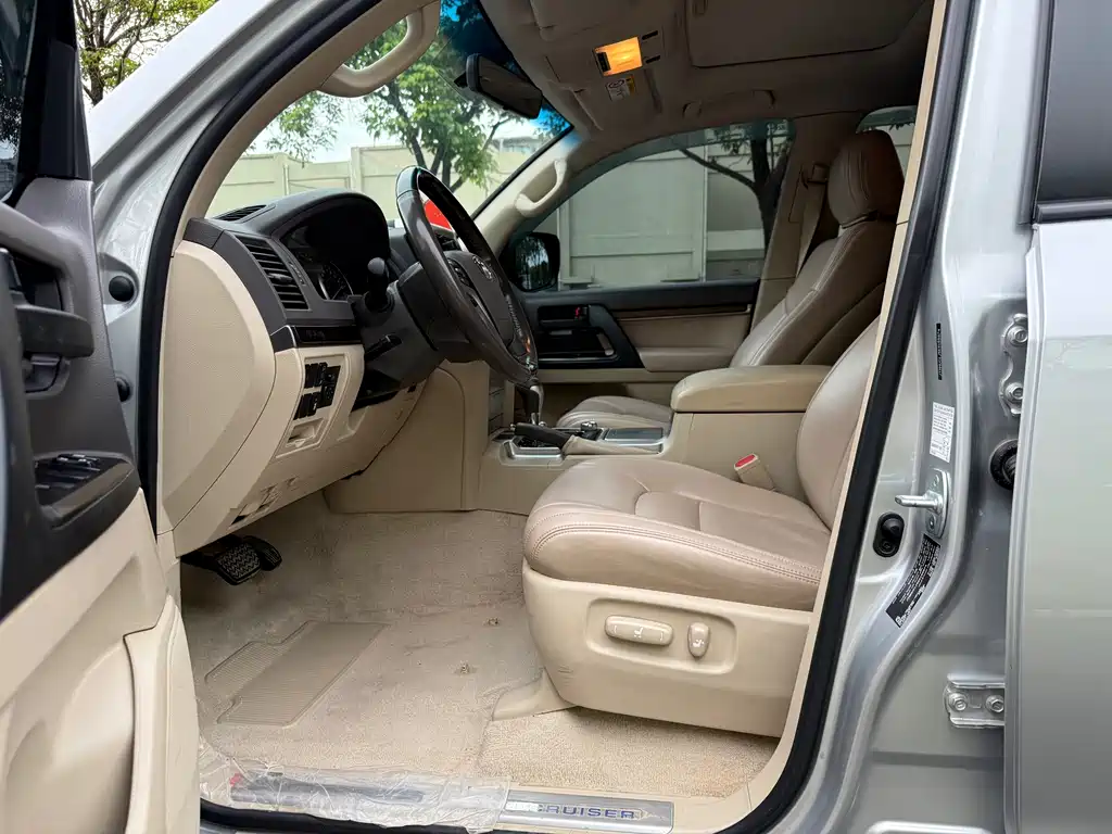 Toyota Land Cruiser — миниатюра 8