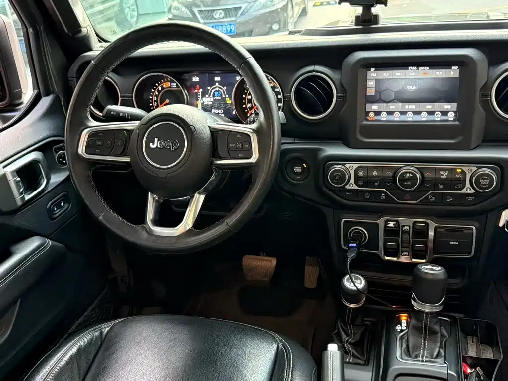 Jeep Wrangler — миниатюра 6