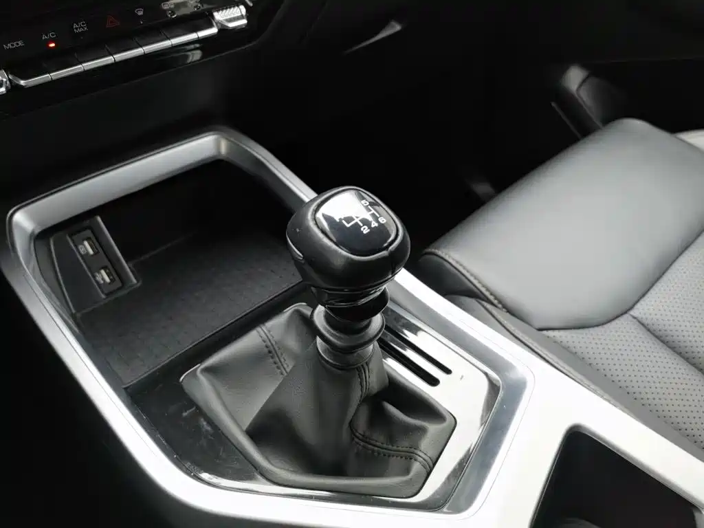 Wuling Jiachen — миниатюра 13