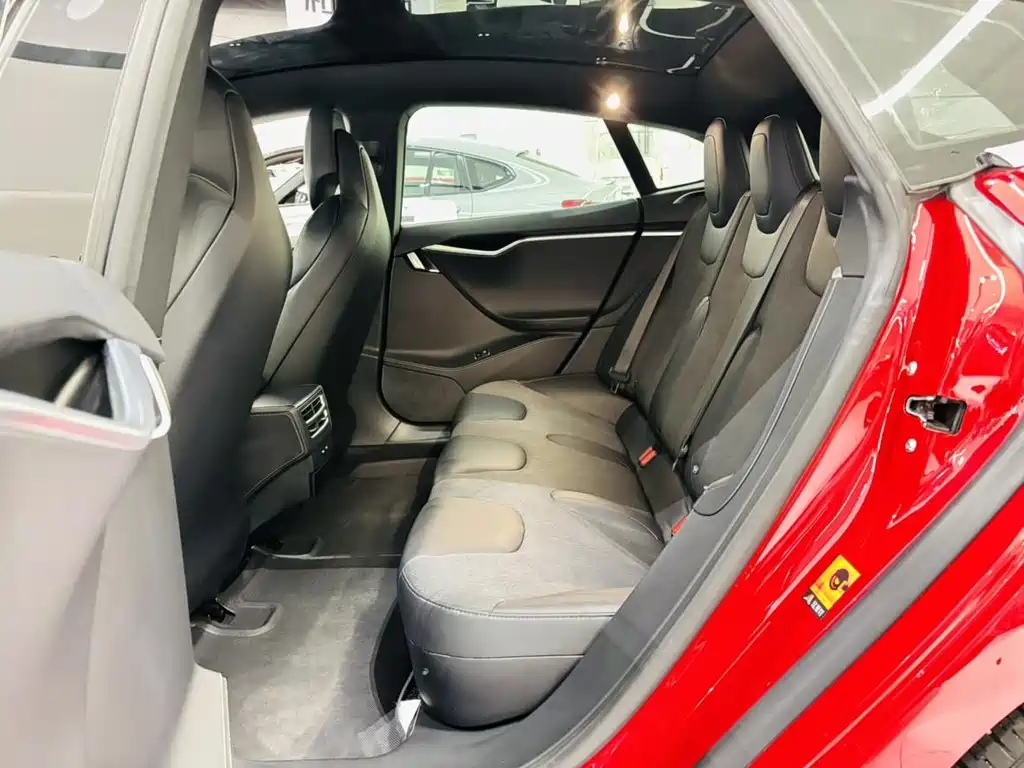 Tesla Model S — миниатюра 15