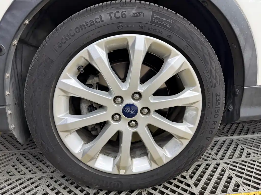 Ford Kuga — миниатюра 32