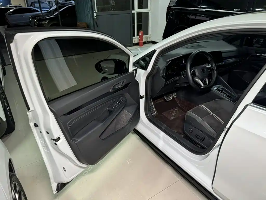 Volkswagen Golf — миниатюра 21