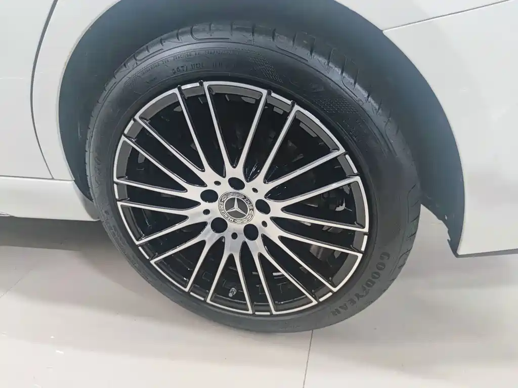 Mercedes-Benz C-Class — миниатюра 15