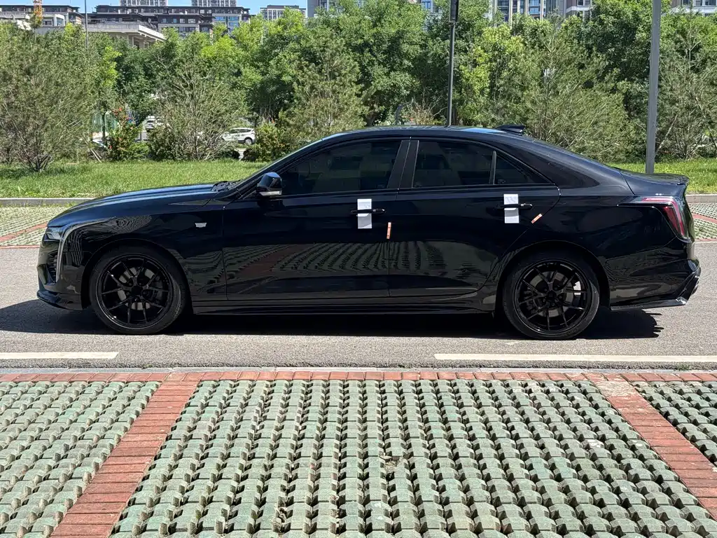Cadillac CT4 2021 28T