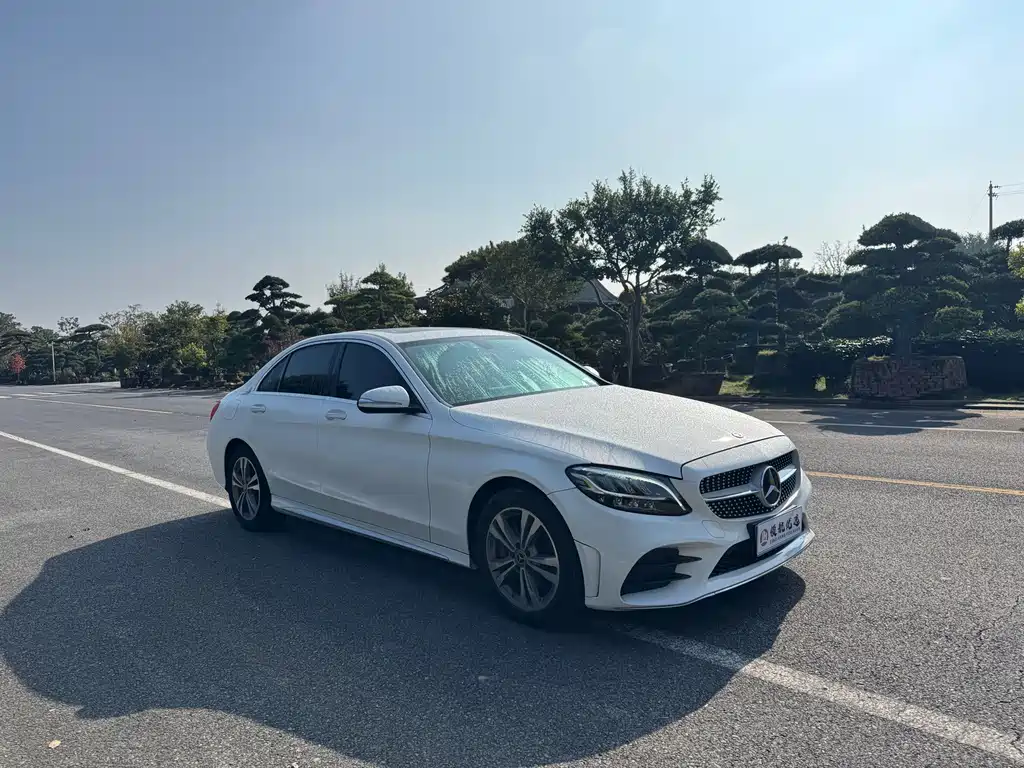 Mercedes-Benz C-Class — миниатюра 2