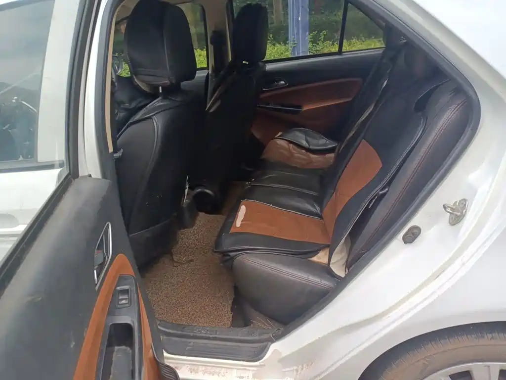 Geely King Kong — миниатюра 18