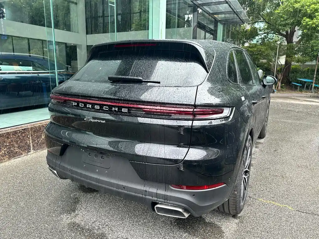 Porsche Cayenne — миниатюра 12