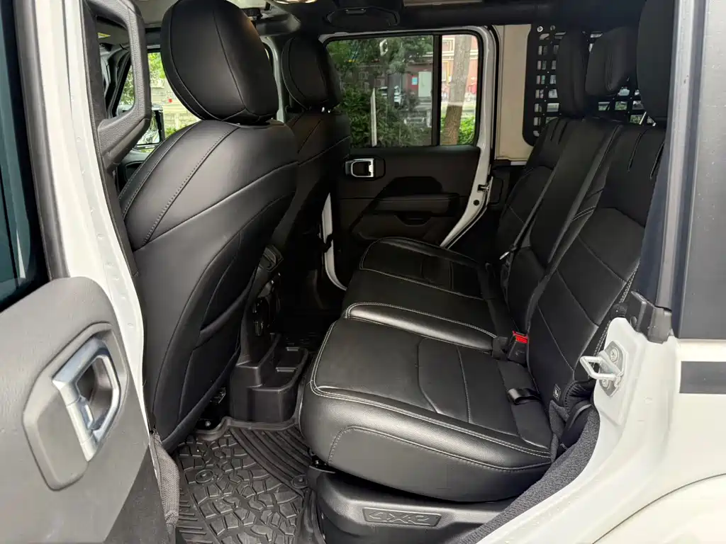 Jeep Wrangler PHEV — миниатюра 7