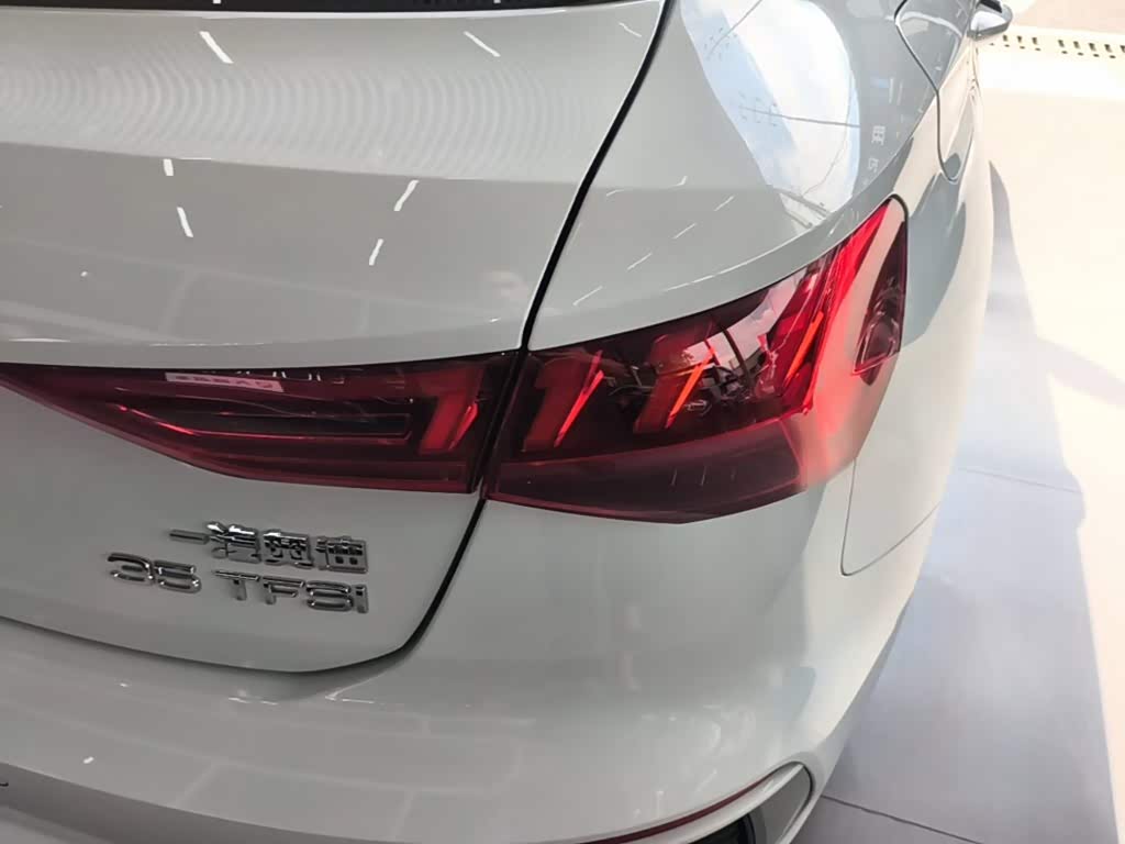 Audi A3 1.4 л 2022 г. Белый, пробег 48400 км