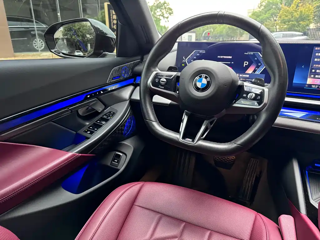 BMW 5 Series — миниатюра 7