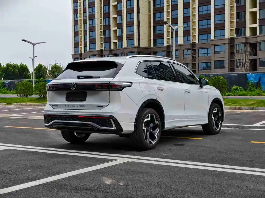 Volkswagen Tiguan L — миниатюра 9