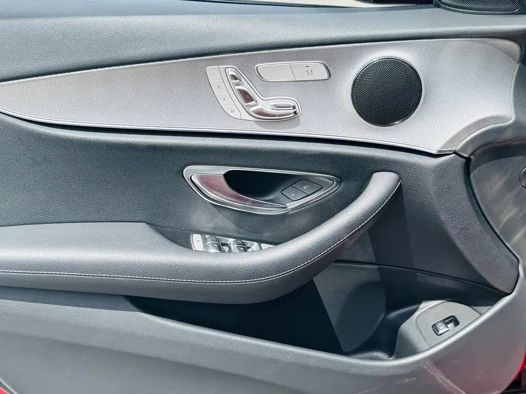 Mercedes-Benz E-Class (Import) — миниатюра 6