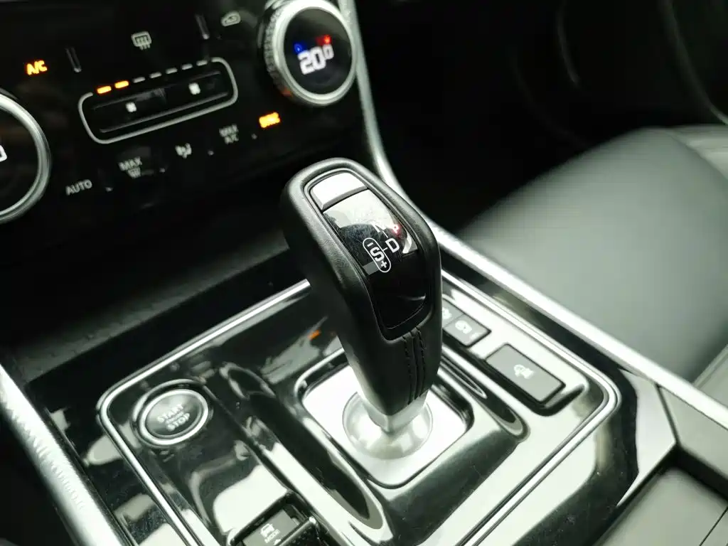 Jaguar XEL — миниатюра 13
