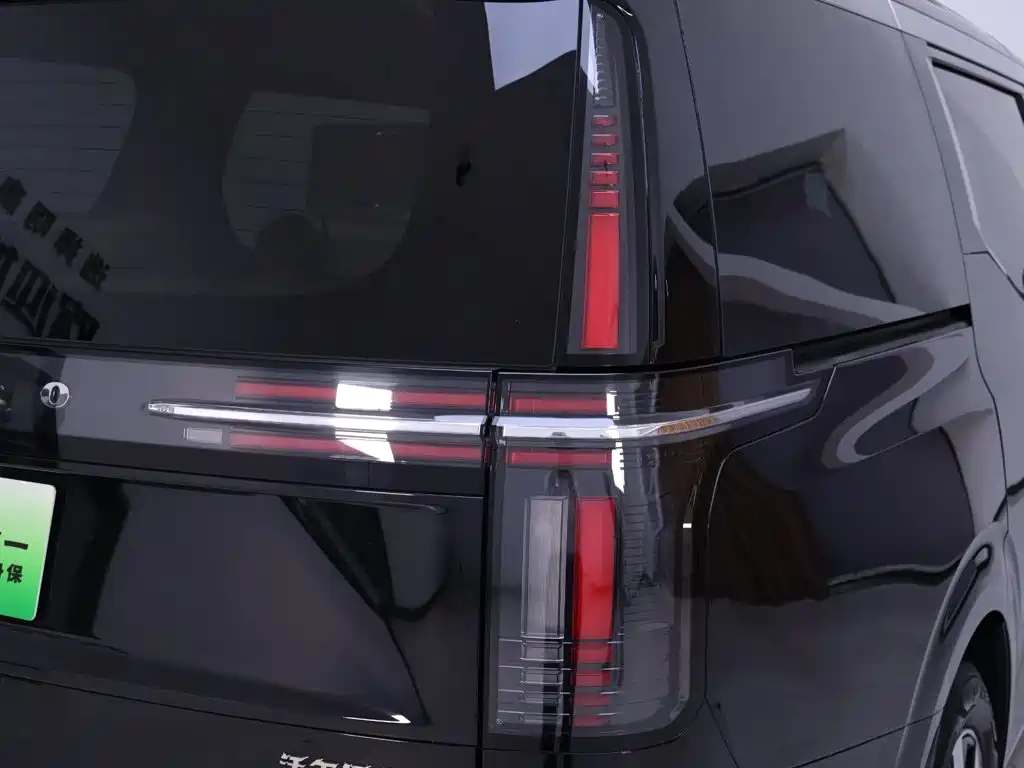 Volvo EM90 — миниатюра 9