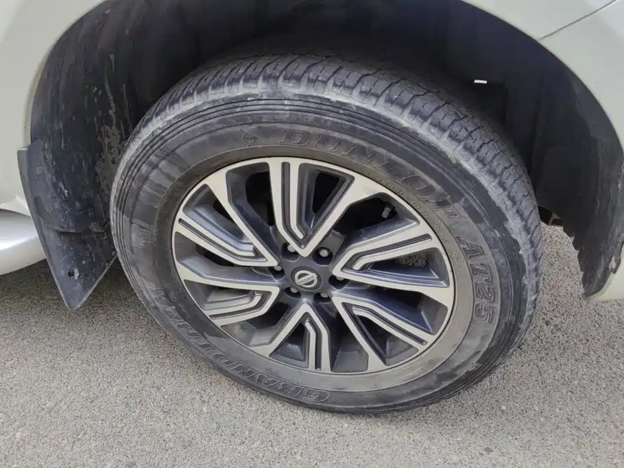 Nissan Terra — миниатюра 6