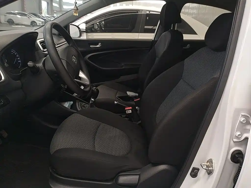 Hyundai Verna — миниатюра 15