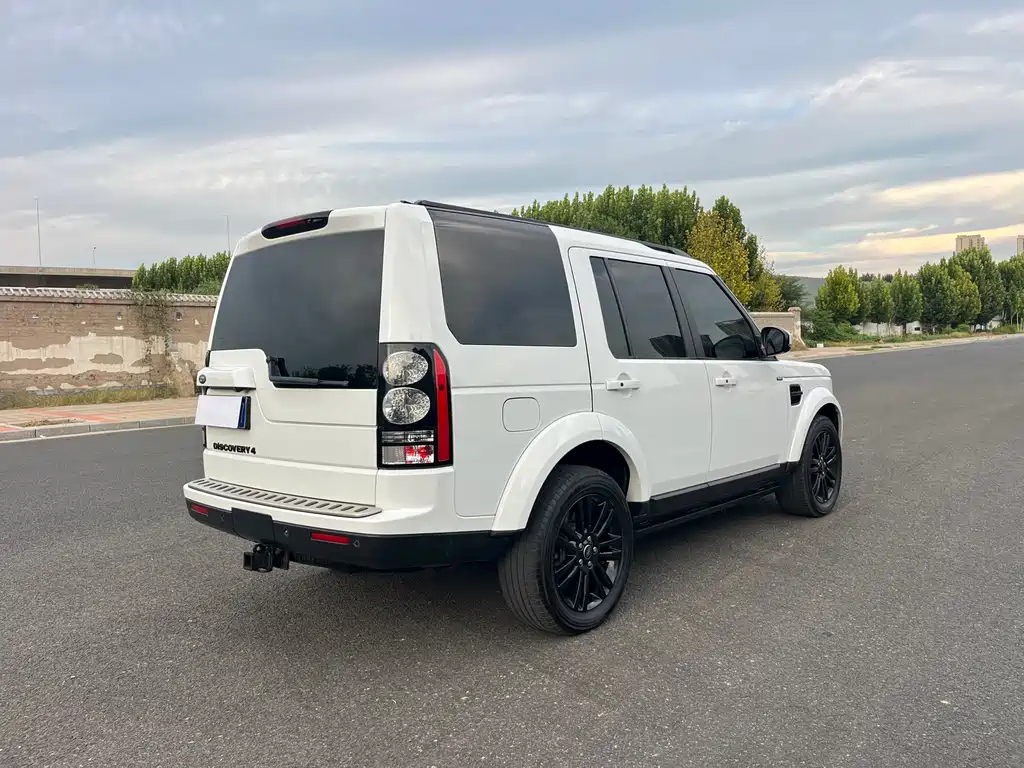 Land Rover Discovery — миниатюра 6