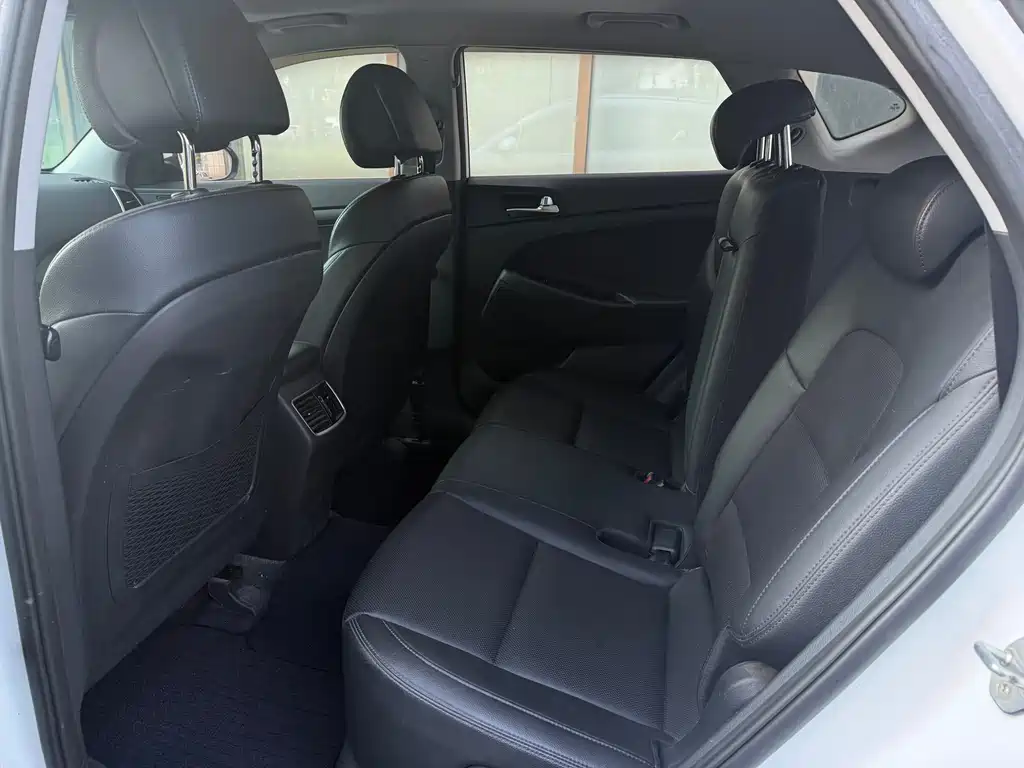 Hyundai Tucson — миниатюра 9