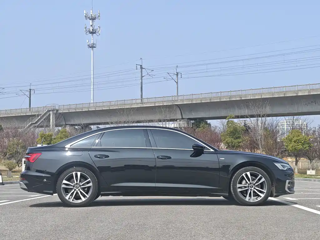 Audi A6L 2024 40 TFSI Luxury