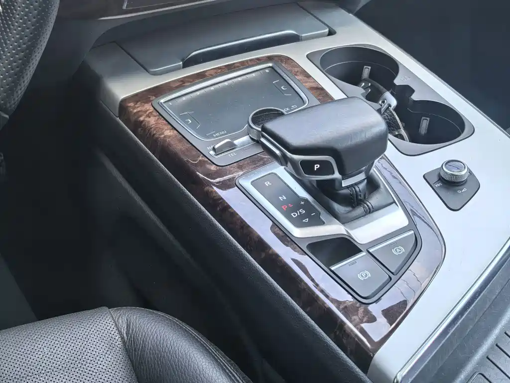 Audi Q7 — миниатюра 14