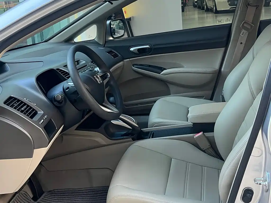 Honda Civic — миниатюра 7