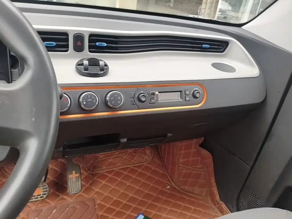 Wuling MINIEV — миниатюра 13