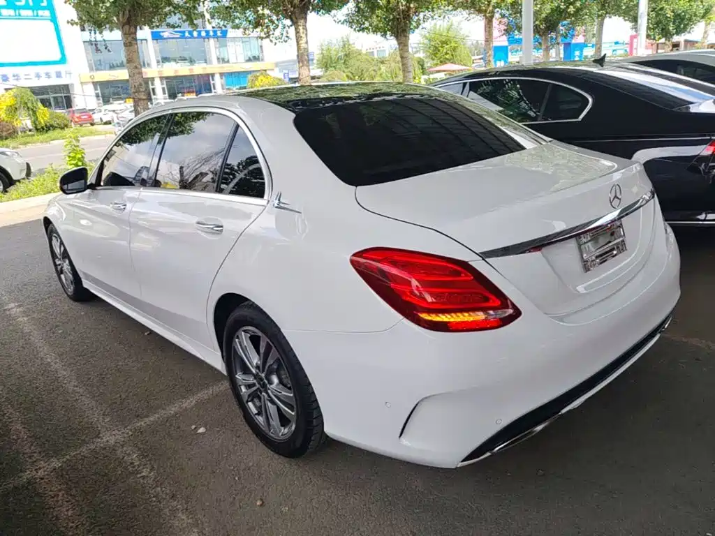 Mercedes-Benz C-Class — миниатюра 5