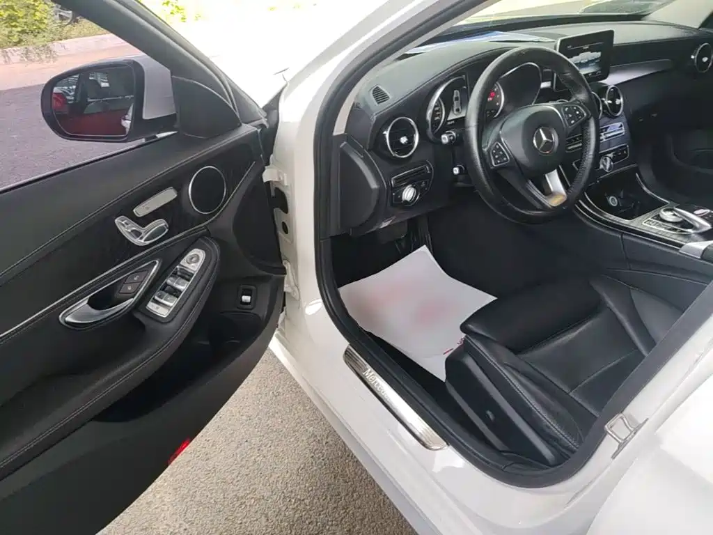Mercedes-Benz C-Class — миниатюра 16