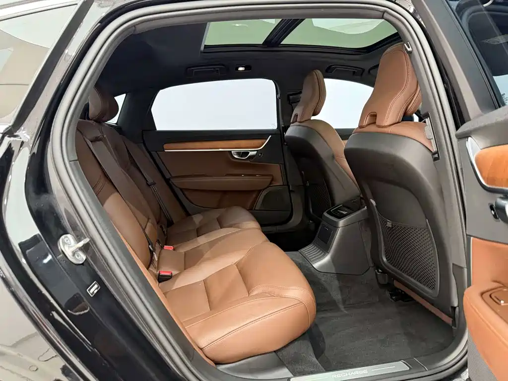 Volvo S90 PHEV — миниатюра 18