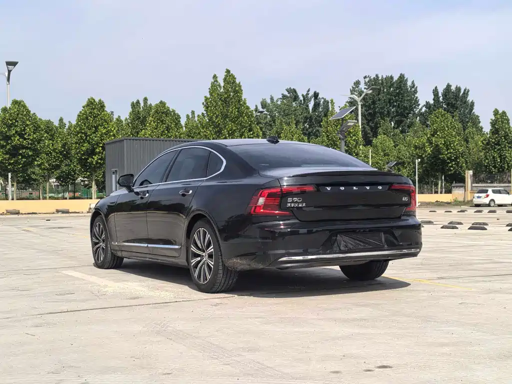 Volvo S90 — миниатюра 9