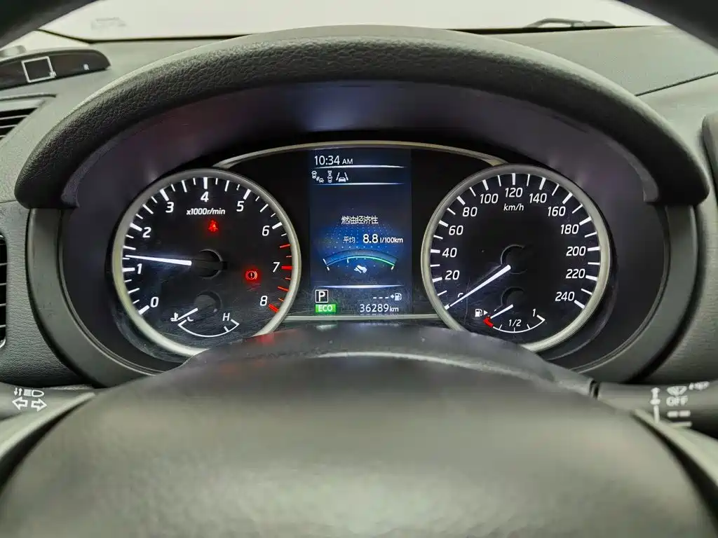 Nissan Tiida — миниатюра 10