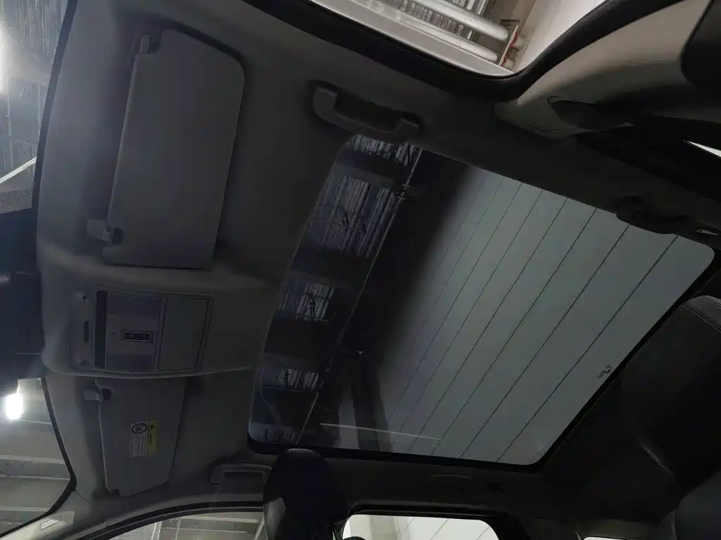 Land Rover Discovery Sport — миниатюра 14