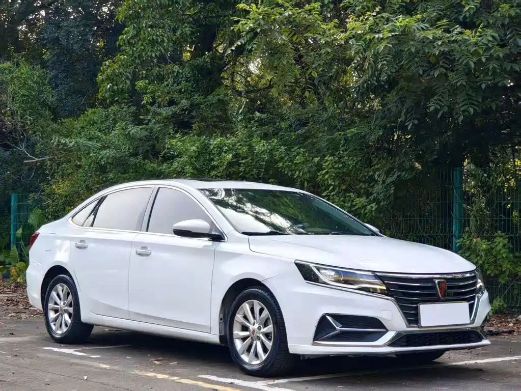 Roewe i6 New Energy — миниатюра 2