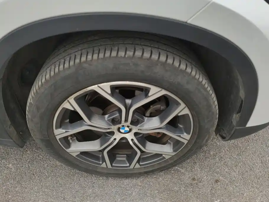 BMW X1 — миниатюра 6