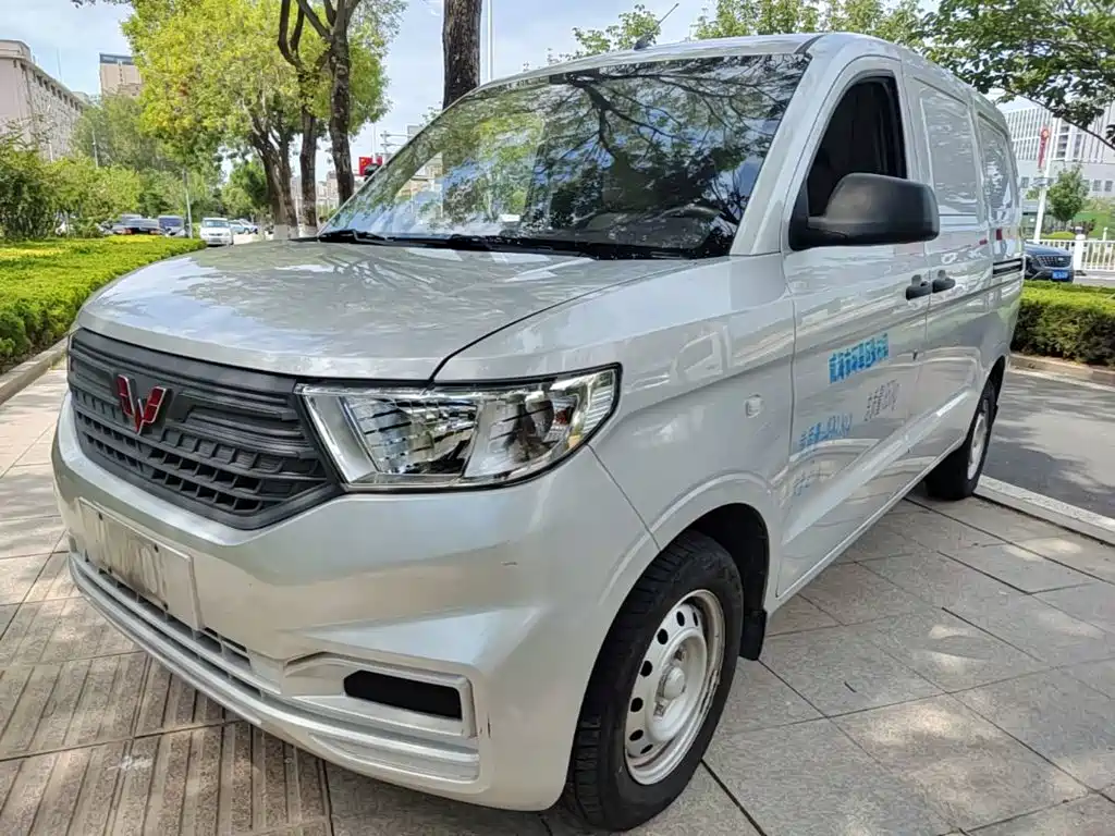 Wuling Hongguang V