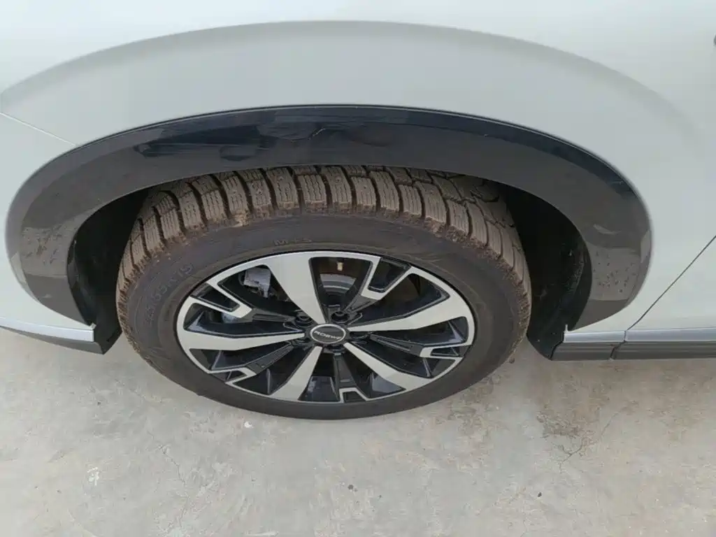Roewe D5X DMH — миниатюра 23