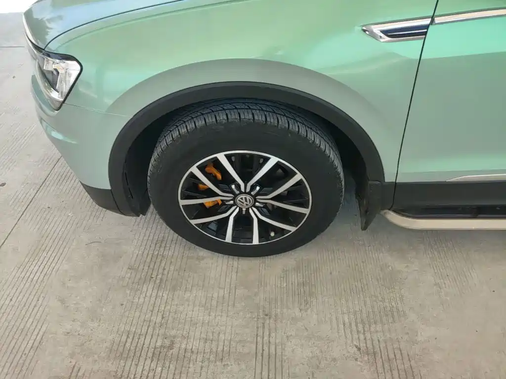 Volkswagen Tiguan L — миниатюра 23