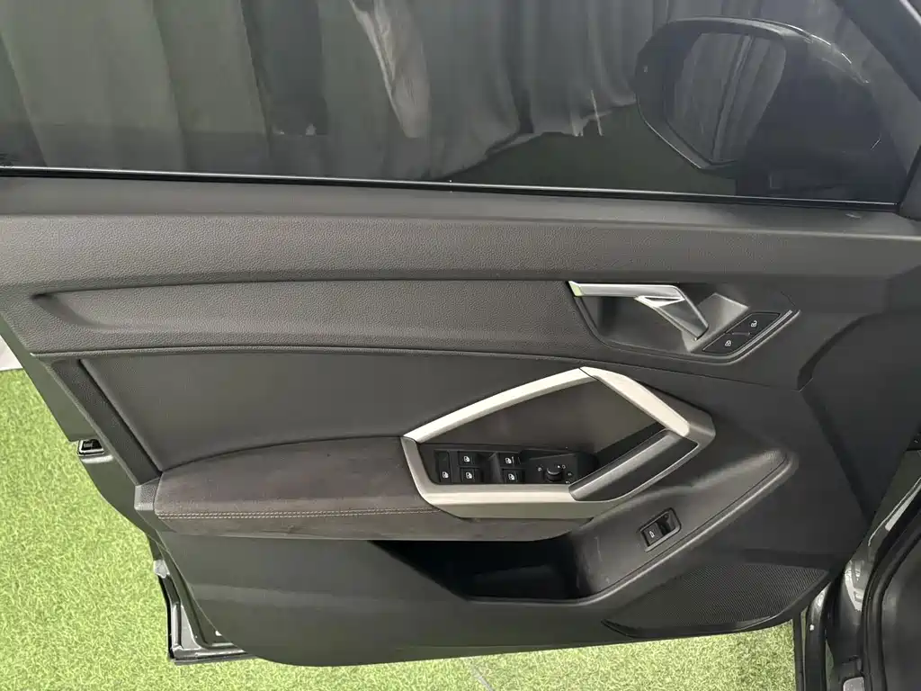 Audi Q3 — миниатюра 8